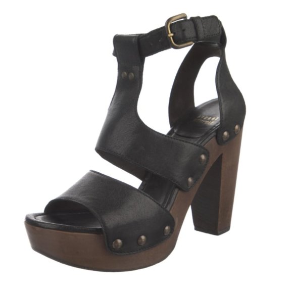 STUART WEITZMAN Leather Studded Accents T-Strap Sandals Size 11 - Picture 2 of 5